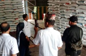 Pj Bupati, Asisten dan Kadis Tinjau Ketersediaan Beras dan Sembako di Gudang Bulog