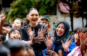 Putri Indonesia Kalteng 2025 Melaksanakan Edukasi Cinta Lingkungan kepada Anak-Anak SDN 4 Menteng