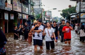 Banjir di Kota Muara Teweh Jadi Wisata Dadakan