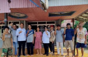 Paslon Jimmy-Inri Kampanye Dor to Dor di Desa Manjangkan