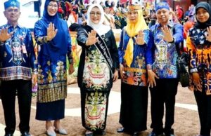 Pj Bupati dan Pj Ketua TP PKK Barut Dikukuhkan sebagai Ayah dan Bunda Genre