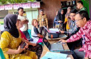 Permudah Warga Urus Dokumen Kependudukan, Disdukcapil Jemput Bola Pelayanan Adminduk di Teweh Baru