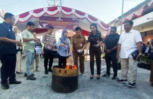Ketua Komisi III DPRD Barito Utara Hadiri Pemusnahan Surat Suara Rusak dan Lebih Jelang PSU