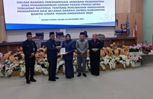 Pj Bupati Barito Utara Jawab Pandangan Fraksi DPRD Terkait Raperda Perubahan APBD 2025