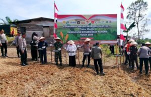 Kapolres Barito Utara Dukung Tanam Jagung Serentak: Komitmen Menuju Swasembada Pangan 2025