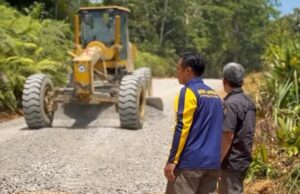 Dukung Program 100 Hari Kerja Bupati dan Wakil Bupati, Kadis PUPR Tinjau Peningkatan Jalan Jamut Hingga Sei Liju