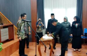 Pemkab Barito Utara Lantik PAW BPD dan Pejabat Sementara Damang Lahei