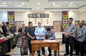 DPRD Barut Bersama Kanwil Kemenkum Kalteng Teken MoU Penguatan Produk Hukum Daerah