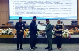 Bupati Paparkan Raperda RPJMD 2025–2029 pada Rapat Paripurna DPRD Barito Utara