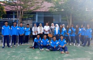 Waket II DPRD Barito Utara Tinjau Sarpras dan Pemanfaatan Smartboard di SMPN 2 Muara Teweh