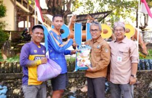 Jelang Idul Fitri 1447 H, Dinas PUPR Barito Utara Bagikan Parcel untuk Petugas Taman dan Insan Pers