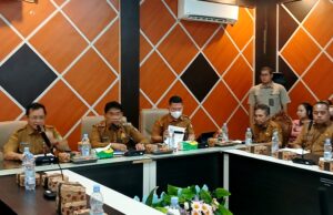 Bupati Barito Utara Ajak Warga Bersinergi Dukung Pelebaran Jalan dan Pembangunan Kota Muara Teweh