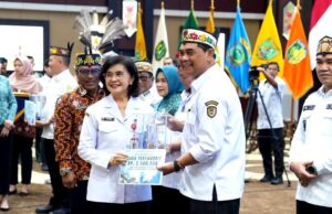 Bupati Barito Utara Terima Tiga Penghargaan di Rakorda Bangga Kencana Kalteng 2026