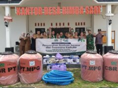 Menghadapi Musim Kemarau Panjang, PT Multipersada Gatramegah Bagikan Sarpras Pemadam Kebakaran