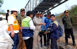 Bupati Barito Utara Pantau Progres Jembatan Lemo Guna Pastikan Pembangunan Terus Berjalan