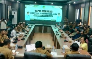 Bupati Barito Utara : Percepatan Pelebaran Jalan Muara Teweh Harus Transparan dan Sesuai Ketentuan