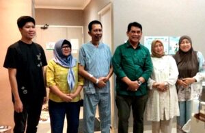 Kalteng Kehilangan Putra Terbaiknya: Jenazah H Nadalsyah Koyem Dibawa ke Muara Teweh Pagi ini