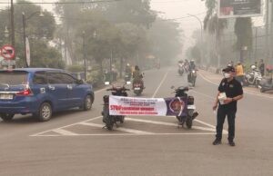 PWI Barito Utara Bagikan Ribuan Masker Untuk Warga Terdampak Kabut Asap